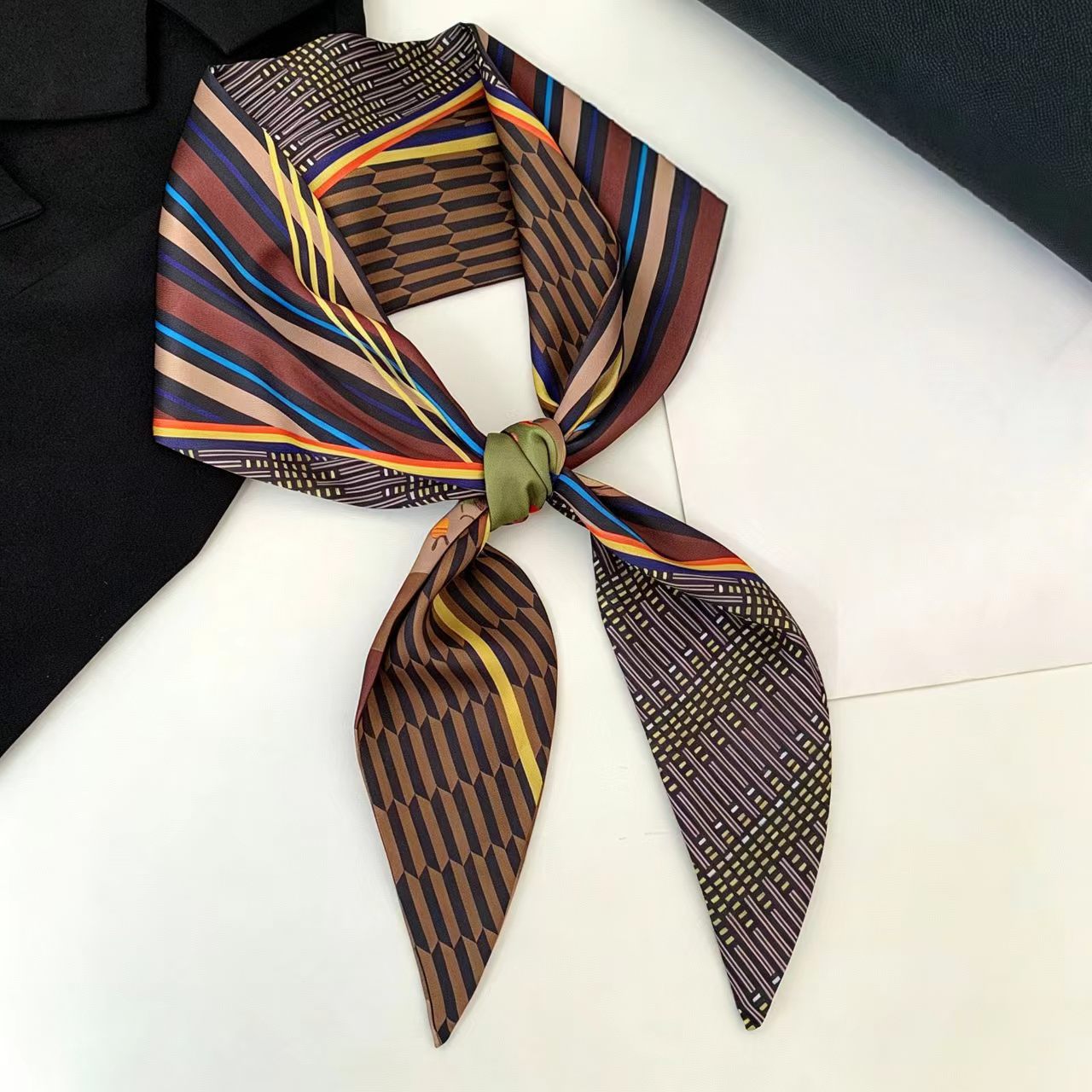 Silk Neck Scarf - Роскошный шелковый шарф с принтом и